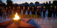 Глава Сочи Андрей Прошунин и председатель Городского Собрания Сочи Виктор Филонов в День памяти и скорби возложили цветы к Вечному огню - Городское Собрание