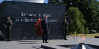 Глава Адыгеи принял участие в церемонии возложения цветов на мемориале - ИА Адыгея Сегодня
