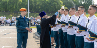 Священник благословил выпускников академии МЧС в Железногорске - Епархия