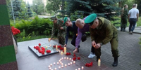 Клинчане приняли участие в акции «Свеча памяти» - Газета Труд
