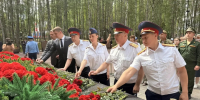 В День памяти и скорби руководство и сотрудники следственного управления приняли участие в памятных мероприятиях, состоявшихся в Ханты-Мансийске - Следственный комитет