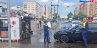 Автомобиль скорой помощи перевернулся на бок после аварии в Иванове - ГТРК