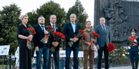 Депутаты Госдумы, ветераны СВО и общественные деятели приняли участие в патриотической акции «Свеча памяти» в Крылатском - Хорошёвка