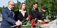 В День памяти и скорби начальник Управления Росгвардии по Ивановской области почтил память павших героев Великой Отечественной войны - Росгвардия