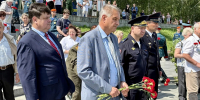 Свердловчане украсили деревья колокольчиками в центре Екатеринбурга в память о военных днях - Министерство социальной политики