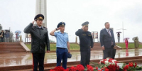 22 июня, в День памяти и скорби, в Самаре состоялось торжественное мероприятие возле Вечного огня у горельефа «Скорбящей Матери-Родине» на площади Славы - НИА Самара