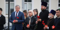 Ректор и студенты ТулГУ зажгли Свечи памяти - ТулГУ