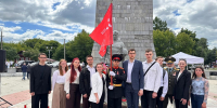 22 июня, в День памяти и скорби, студенты Муромского института ВлГУ приняли участие в митинге на площади Победы и возложили венок к памятнику Неизвестного солдата. - Муромский филиал ВлГУ