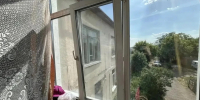 Оставшаяся без присмотра девочка выпала из окна в Сибири - ГТРК Томск
