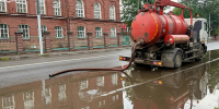 Ярославские «лужеловы» устраняют последствия потопа_318047 - YarCube.Ru