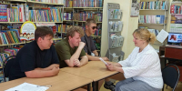 В районной центральной библиотеке прошел важный и откровенный разговор со старшеклассниками на тему, которая касается каждого из нас – «Ложь и правда о суициде» - Центр культуры и досуга
