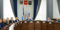 Иркутские депутат всерьез занялись проблемами стадиона "Труд" и его малого поля - Baikal24.Ru