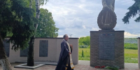 Настоятель храма Рождества Христова села Рождествено совершил литию на Мемориале павшим воинам в 85-ю годовщину начала Великой Отечественной войны - Валуйская епархия