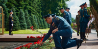 Начальник Академии принял участие в церемонии возложения цветов к Могиле Неизвестного Солдата - Академия МЧС