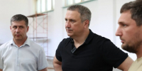 Иван Носков проверил ход капремонта в самарской школе №36 - SamaraGIS.Ru