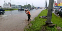 В Казани устраняются последствия ливня: на улицах работают 15 бригад коммунальных служб - Администрация г. Казань