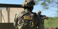При силовой поддержке сотрудников СОБР Росгвардии в Красноярске задержан особо опасный преступник, находившийся в федеральном розыске - Росгвардия