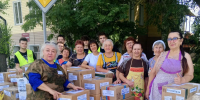 Внимание каждому! Волонтёры группы "Фронт" отправили сотни коробок помощи на передовую и в госпитали - Справедливая Россия