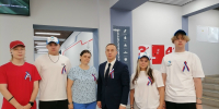 Белый, синий, красный: студенты и сотрудники КрИЖТ отметили День России! - ИрГУПС