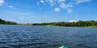 На Оми сапбордиста едва не затянуло в водоворот у Юбилейного моста - Om1.Ru
