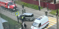 Микроавтобус врезался в ограждение в Поронайске: водителю стало плохо за рулем - CitySakh.Ru