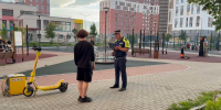 В Екатеринбурге курьер на электросамокате сбил 2-летнего мальчика - ИА Уральский меридиан