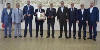 Хоценко вручил коллективу омского ЦКБА госнаграды по распоряжению президента России - СуперОмск