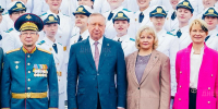 Александр Беглов вручил дипломы выпускницам Пансиона воспитанниц Минобороны РФ - Петербургский дневник