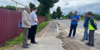 Общественники проверили работы по устройству тротуаров в Середке                      - Министерство транспорта и дорожного хозяйства