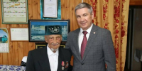 100-летнему ветерану Тяфкилу Валееву вручили медаль к вековому юбилею ТАССР - ИА Татар-информ