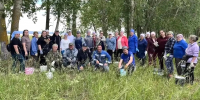 В Нижнекамске активисты первичных отделений провели уборку вдоль оживленной дороги - Единая Россия