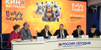 ​Памятник Юрию Бычкову и кинематографическую улицу откроют в Ярославле в рамках фестиваля «В кругу семьи» - Правительство