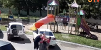 Момент нападения, фото: стоп-кадр из видео UTV - Ural56.Ru