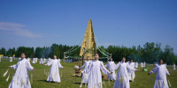 Гость праздника «Ысыах — праздник единства и дружбы народов» посвятил Якутии стихотворение - ИА SakhaTime