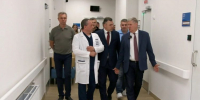 Власти ДНР проверили, как московские строители возвращают к жизни главную поликлинику Донецка - Донецк Медиа
