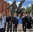 Руководитель представительства правительства области при Правительстве России Николай Равкин принял участие в патриотической акции у Мемориала воинам-сибирякам - Правительство Еврейской автономной области