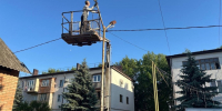 Продолжаются работы по замене ламп уличного освещения и частичной обрезке деревьев. - Администрация г. Малгобек