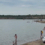 Амурчане купаются в карьере у нового моста через Зею несмотря на запрет (ВИДЕО) - Asn24.Ru