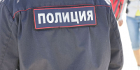 В Нижнем Тагиле 20-летнего граффитчика заставили отмывать разрисованные им остановочные павильоны - Уральский рабочий