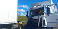 В разбитом на трассе М-5 большегрузе оставался человек: вызывали спасателей - КТВ-ЛУЧ