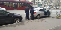 Почему инспекторы ГАИ просят телефон у водителей: эксперты раскрыли, как правильно реагировать на такие требования - ProKazan.Ru
