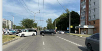 Две автоледи неудачно столкнулись в Абакане - 1-LINE
