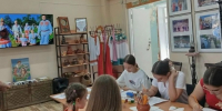 Енотаевские подростки стали участниками мастер-класса «Городецкая роспись» - Газета Енотаевский вестник
