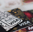 Выпущенные в России Visa и Mastercard за рубежом давно не принимают | Источник: Дарья Селенская / Городские медиа - 29.Ru