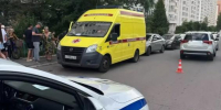 В Курске на проспекте Победы 12-летний мальчик пострадал под колесами иномарки во дворе - KurskTV.Ru