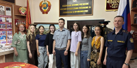 Проходящие практику в ЛИУ-1 УФСИН России по Алтайскому краю студенты барнаульских колледжей посетили комнату истории учреждения - УФСИН по Алтайскому краю