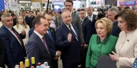 Валентина Матвиенко посетила стенд Краснодарского края на Форуме регионов Беларуси и России - Кубанские Новости