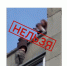 Подросток повис на карнизе многоэтажки в Ижевске - Сусанин