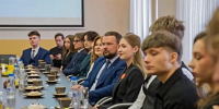 Глава города Мурманска встретился с лучшими выпускниками  областного центра - Арктик-ТВ