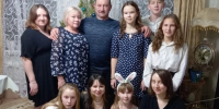 Семья — это самое дорогое, что есть у человека на свете. В семье мы учимся творить добро, познаём любовь, взаимоуважение и взаимопонимание, обретаем защиту и поддержку. - Управление соцзащиты населения